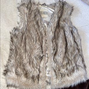 BB DAKOTA FAUX FUR VEST